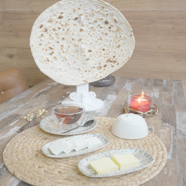 CHEESE & BUTTER WITH BREAD & TEA